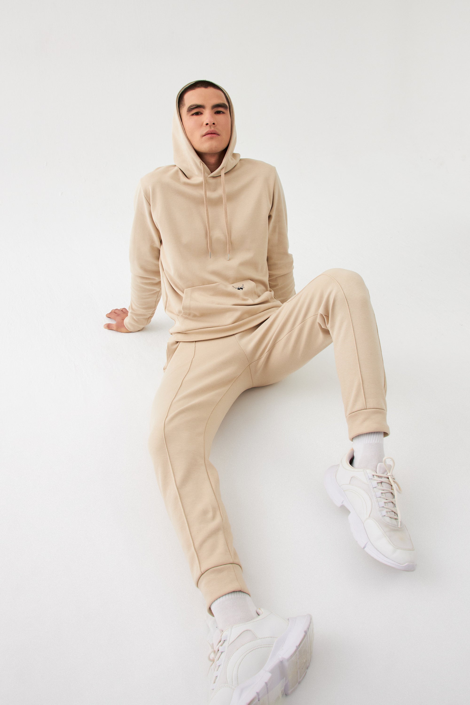 The Bull Head Herren Jogger in Tapered Fit mit Falte Beige