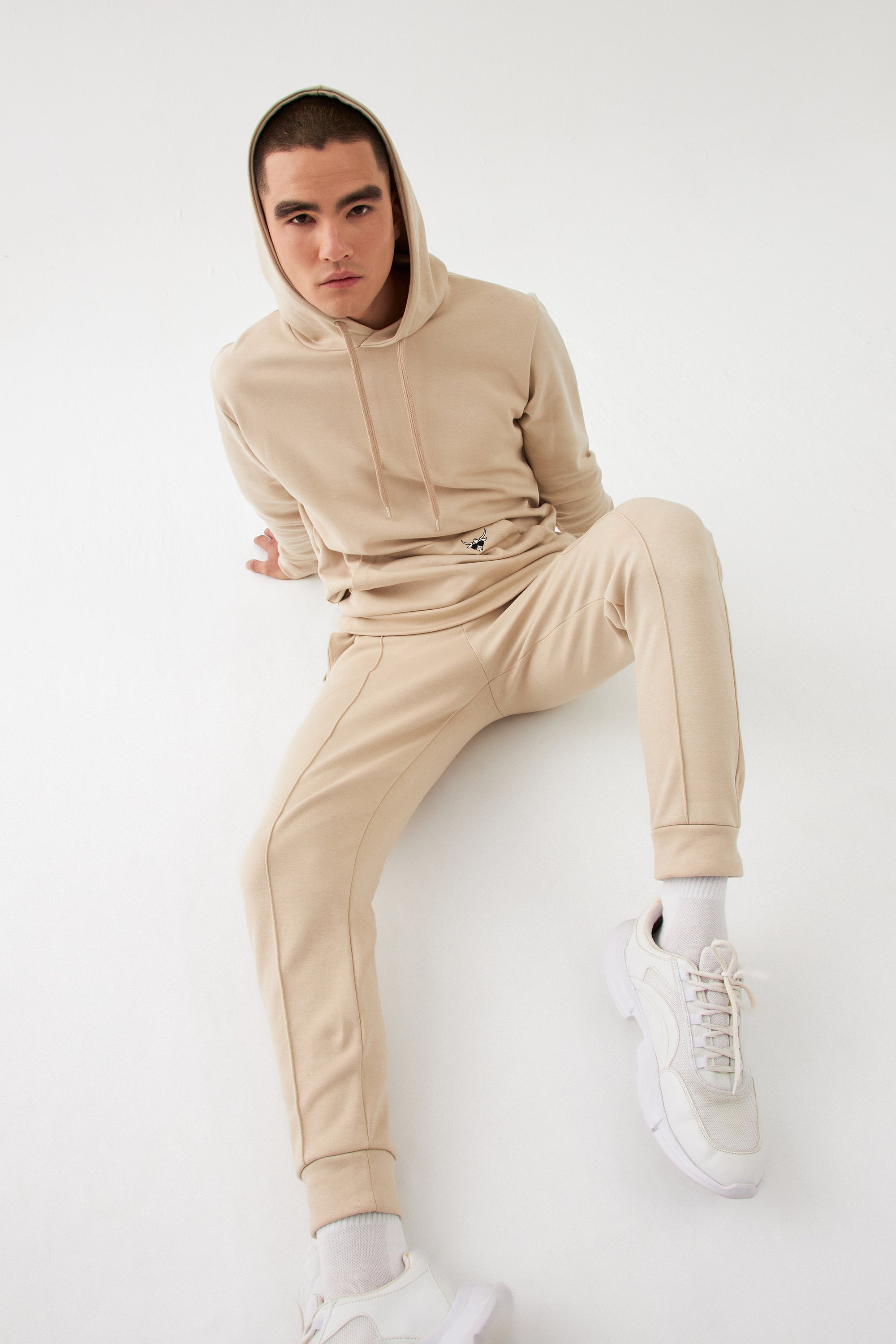 The Bull Head Herren Jogger in Tapered Fit mit Falte Beige