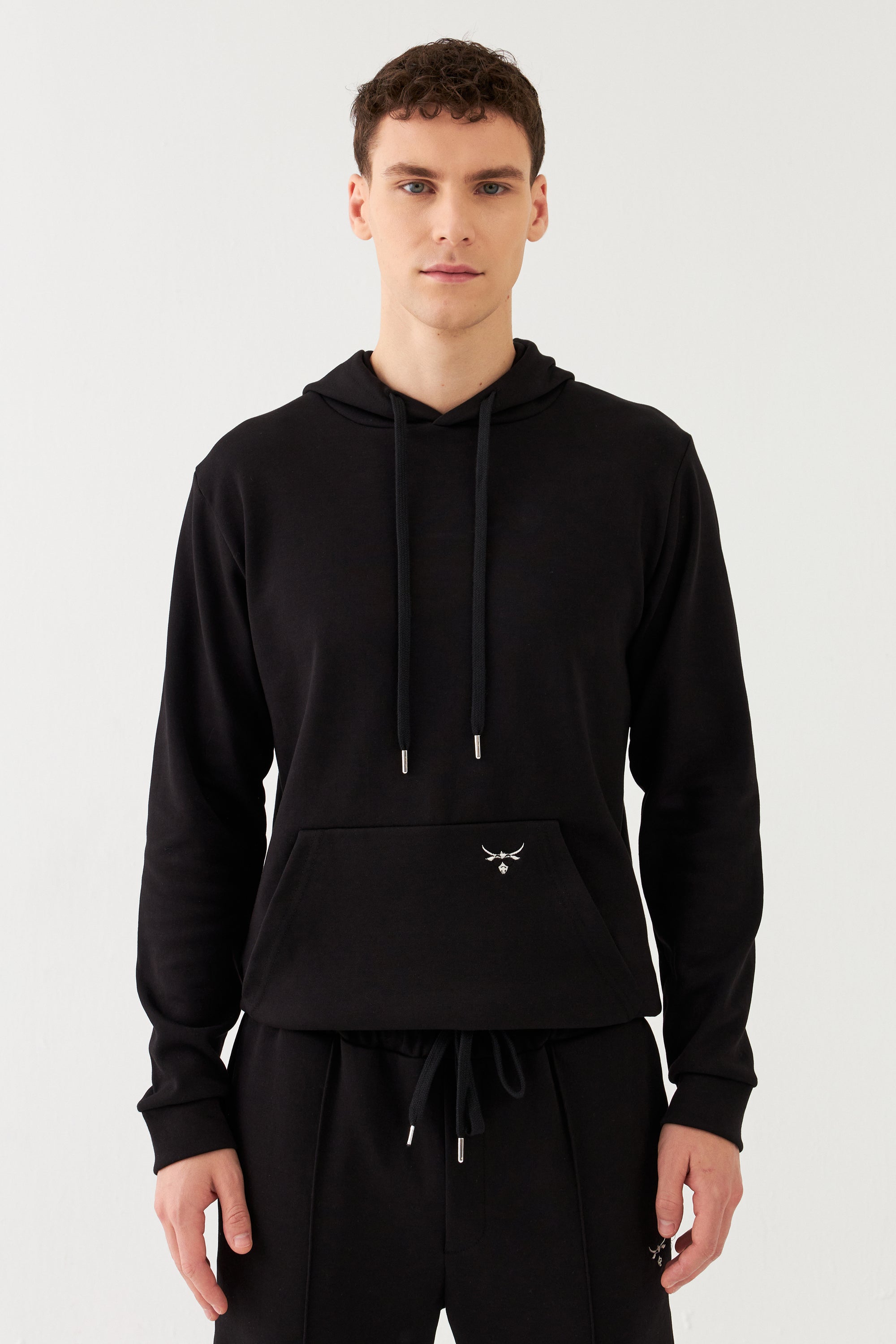 The Bull Head Herren Hoodie in Regular Fit Schwarz