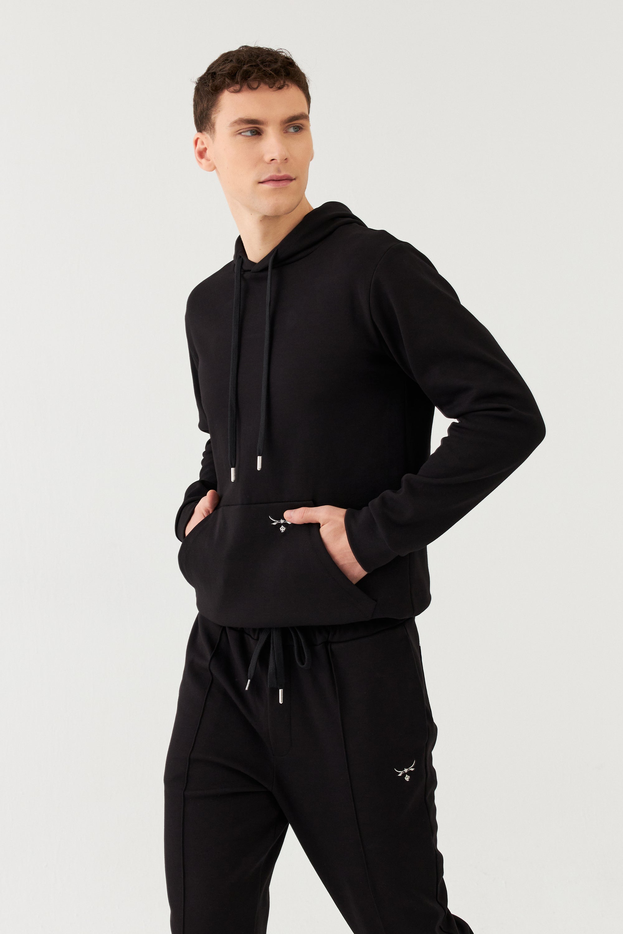 The Bull Head Herren Hoodie in Regular Fit Schwarz