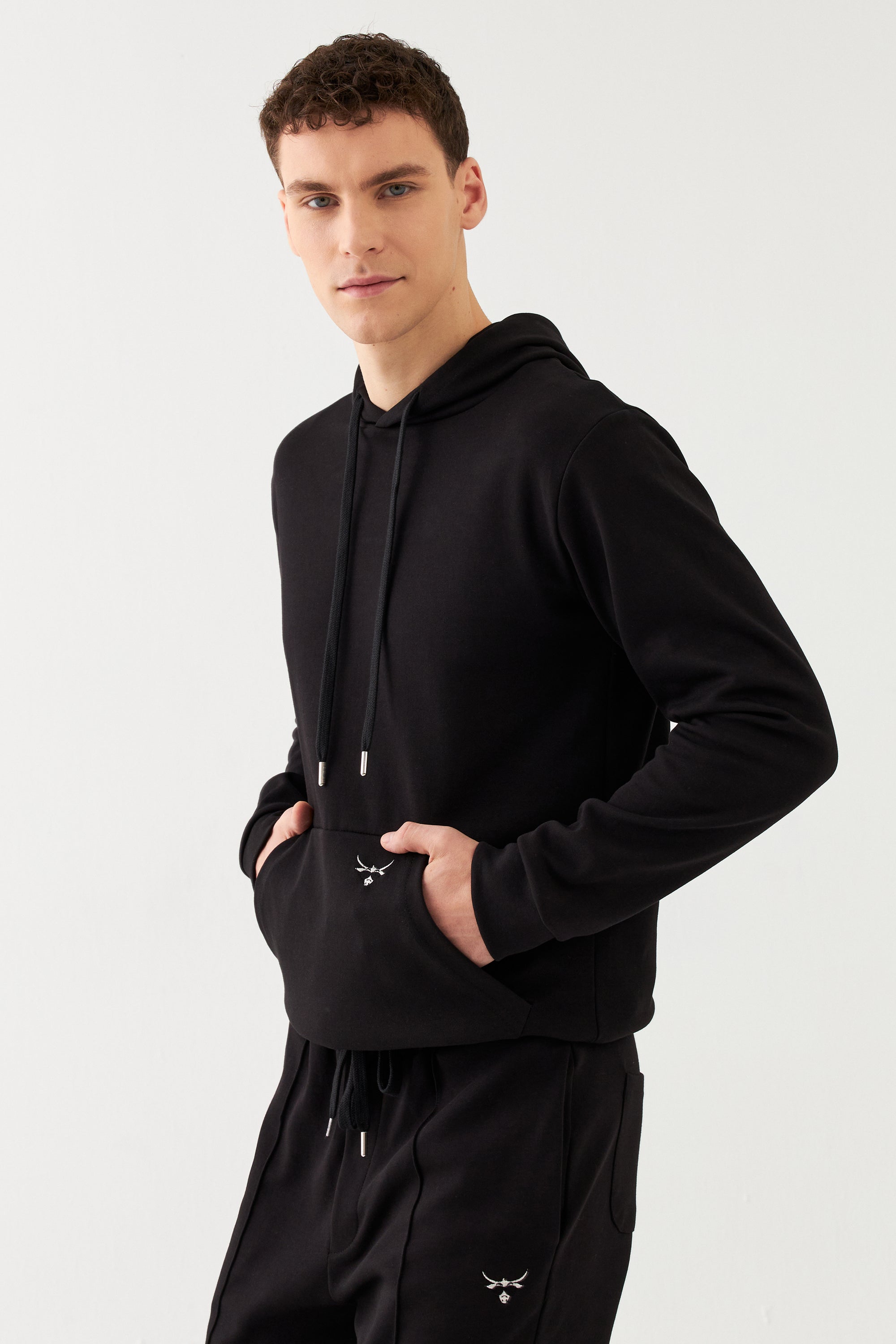 The Bull Head Herren Hoodie in Regular Fit Schwarz