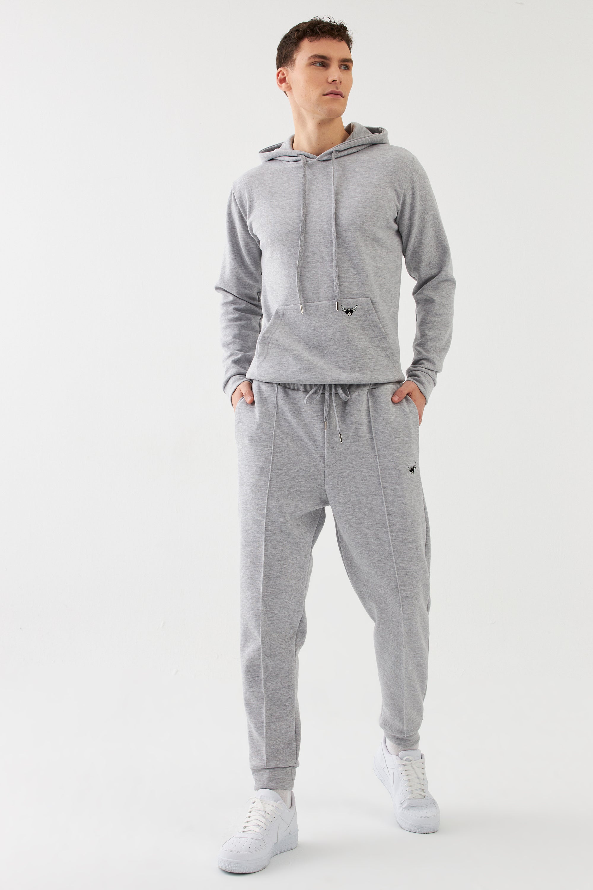 The Bull Head Herren Jogger in Tapered Fit mit Falte Grau