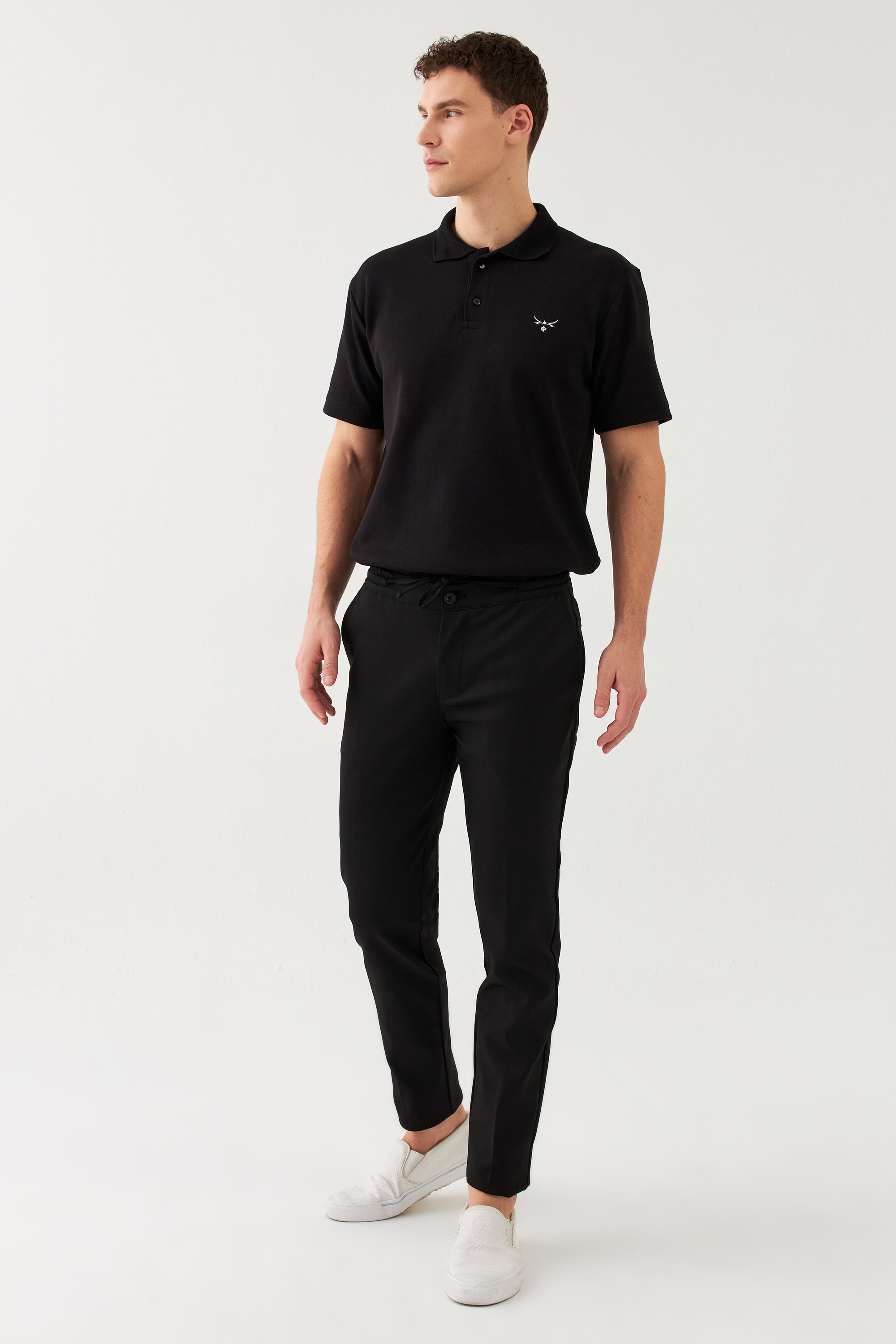 Pantaloni chino da uomo in gabardine con coulisse in vita colore nero